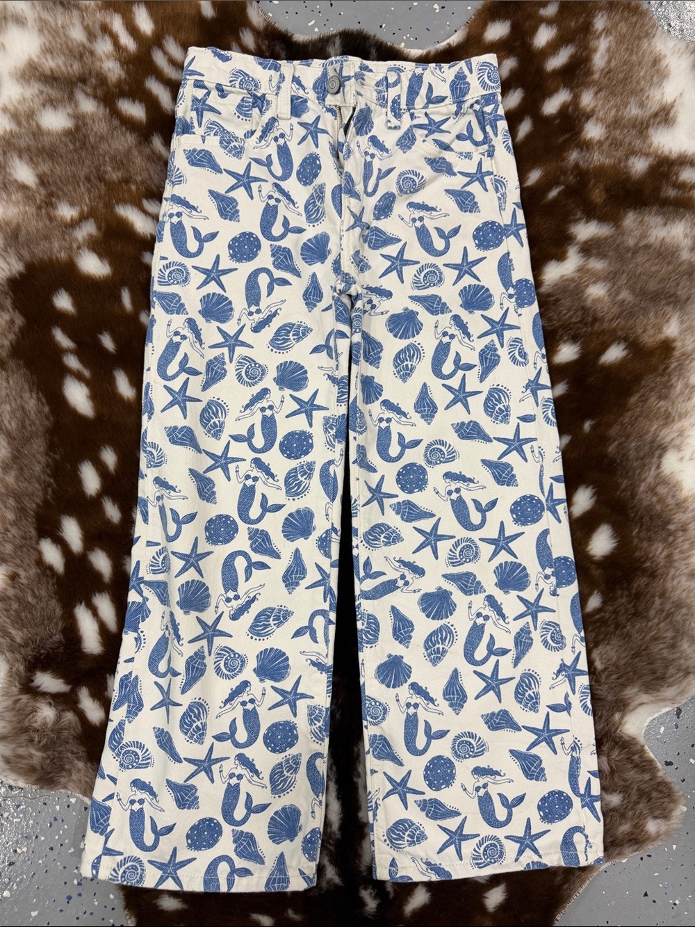 Old Navy White Wide-Leg Jeans with Blue Sea Print
